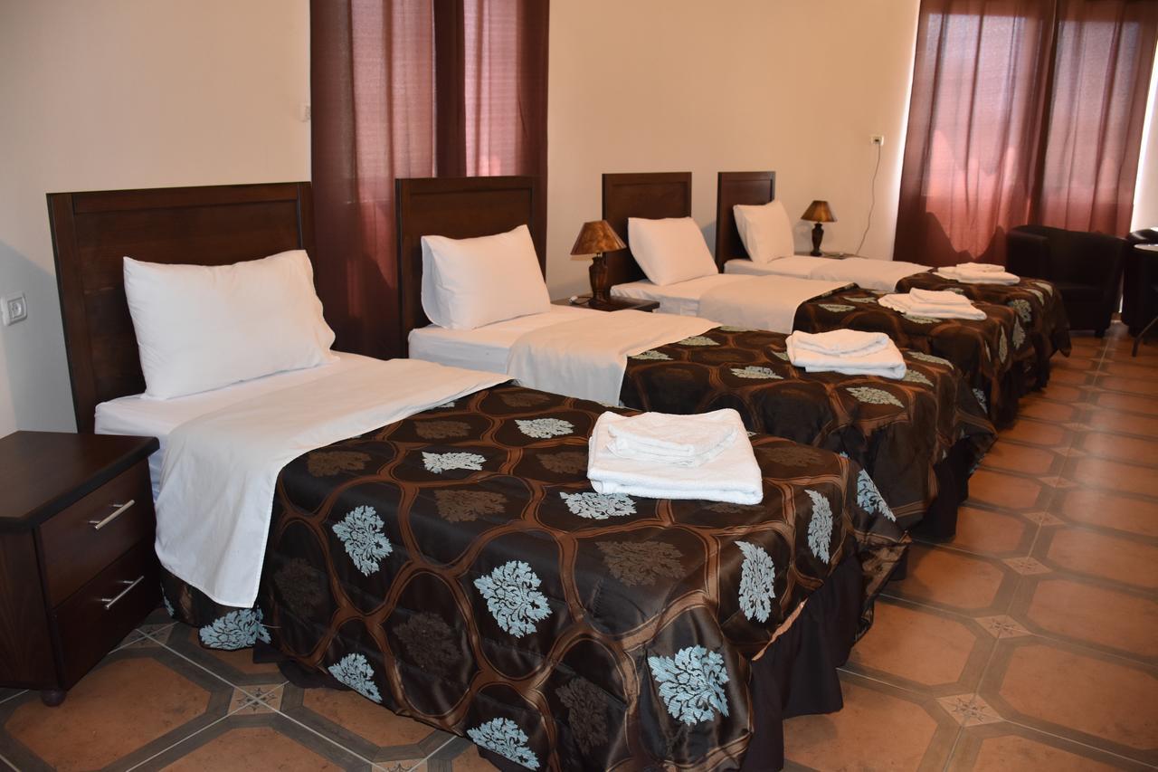 Orient Hotel Nablus Exterior foto